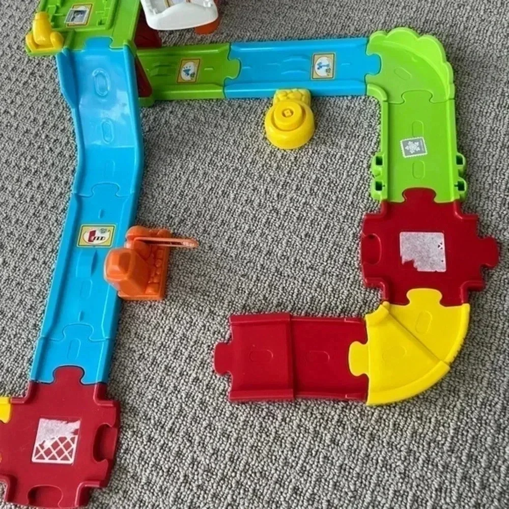 V-Tech toy tracks airport set for toddlers with one toy airplane EUC